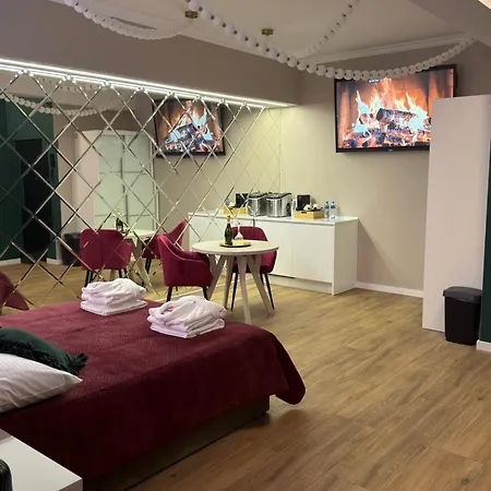 Z Jacuzzi Royal Rzeszowska קרקוב