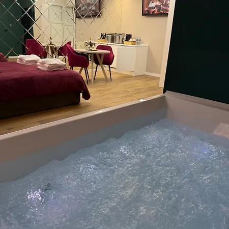 Z Jacuzzi Royal Rzeszowska Διαμέρισμα *