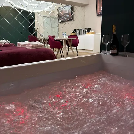 Z Jacuzzi Royal Rzeszowska